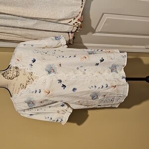 Elegant Floral Blouse with Lace Trim